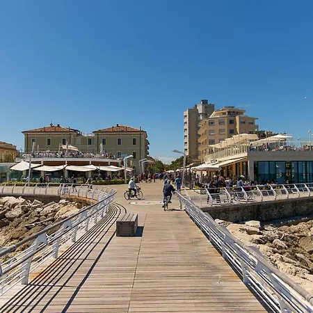 Zara D'amare A 10 Metri Dalla By Yohome Apartment Pesaro