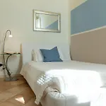 Zara D'amare A 10 Metri Dalla By Yohome * Πέζαρο